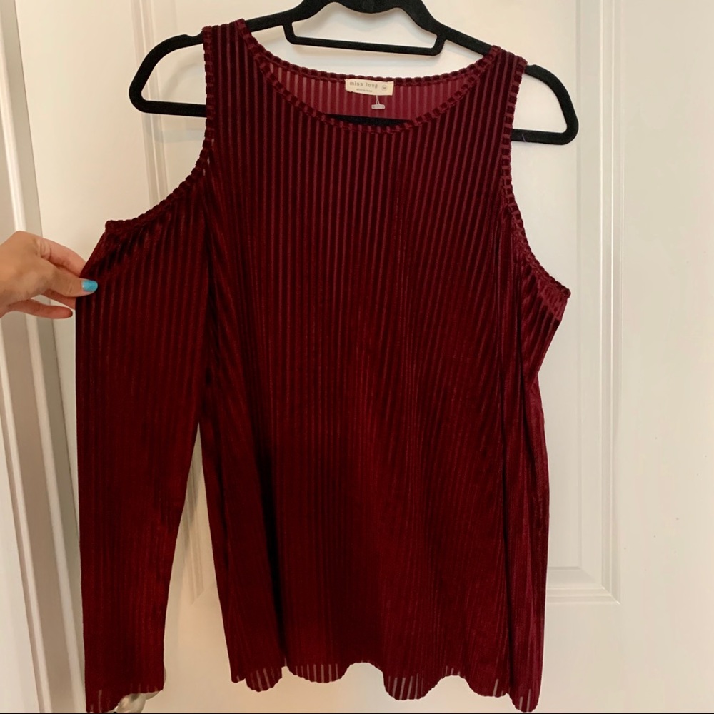Red velvet open shoulder long sleeve shirt